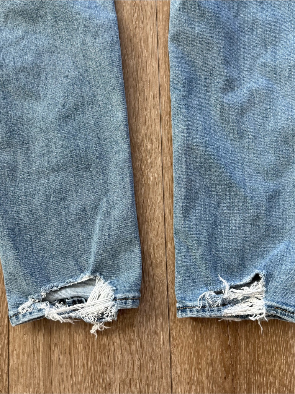 Abercrombie & Fitch Mens 32x32 Skinny Stretch Distressed Ripped Jeans Light Wash - Picture 9 of 9